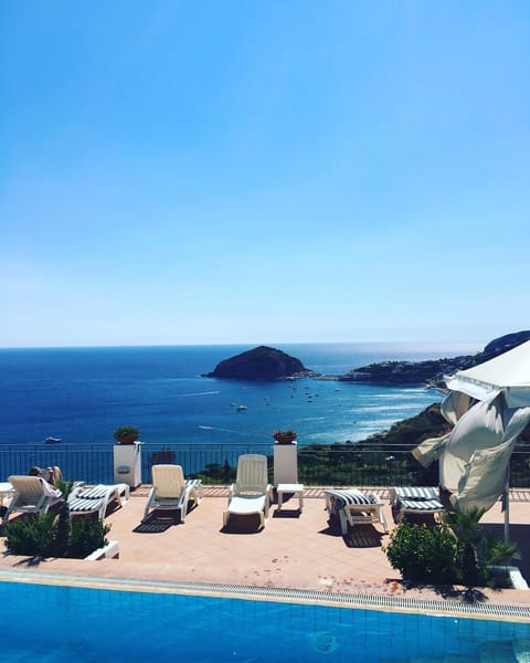 Pool view, Sea view, Swimming pool, sunbed