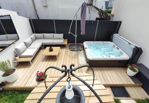 Patio, Swimming pool