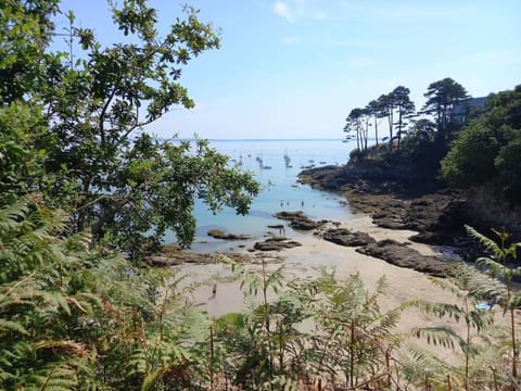 Gîte Versant Ouest, 700 m des plages. House in Plougonvelin