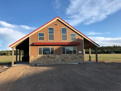 Patios, Hot Tub, Yellowstone House in Island Park