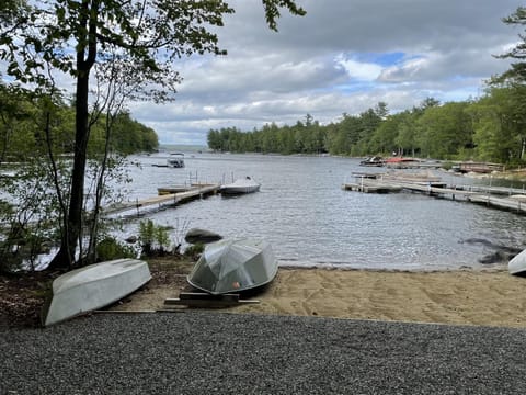BLUEBERRY MORE LIMIT 17 home House in Sebago Lake