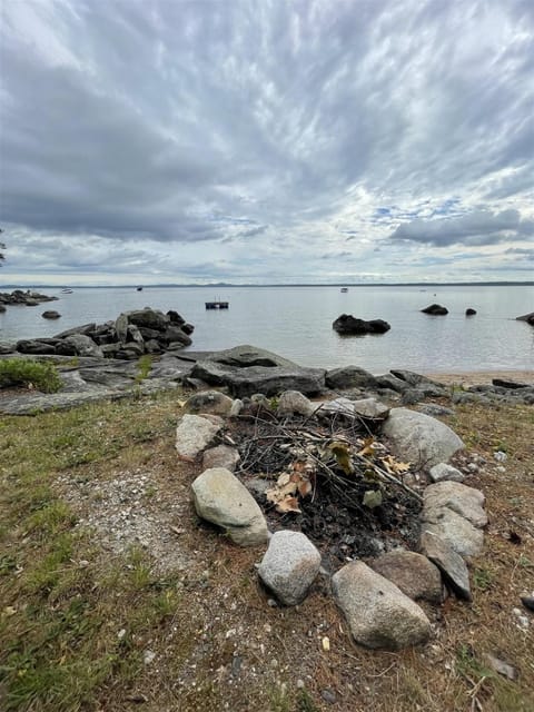 ROCKY BEACH LIMIT 5 cabin Casa in Sebago Lake