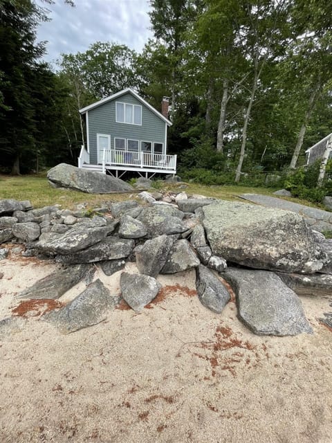 ROCKY BEACH LIMIT 5 cabin House in Sebago Lake