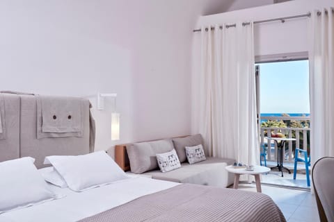 Santo Miramare Beach Resort Resort in Santorini