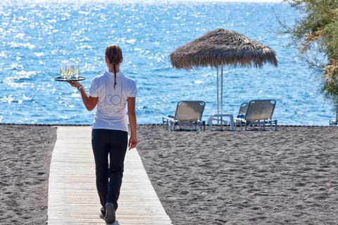 Staff, Beach, Alcoholic drinks