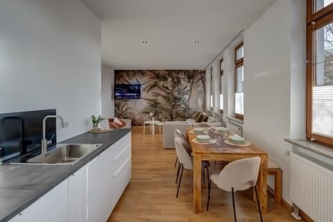 Kaza Guesthouse, centrally located 2 & 3 bedroom Apartments in Augsburg Condominio in Augsburg