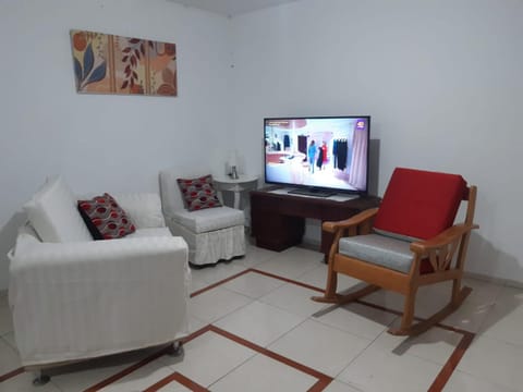 Communal lounge/ TV room, TV and multimedia, Living room, Seating area