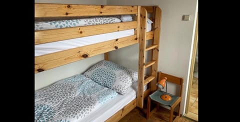 bunk bed