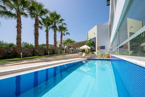 Property building, Swimming pool