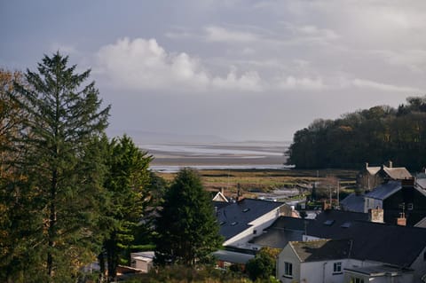 Fernhill House- Beautiful period property with 5 bedrooms and lovely views House in Laugharne