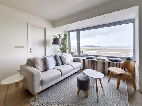 Luxe app Knokke-Heist met strand cabine Condo in Knokke-Heist