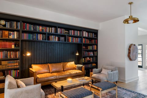 Communal lounge/ TV room, Library