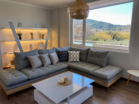 Natural landscape, Living room, Seating area