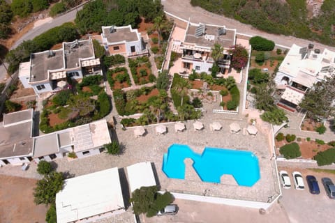 Property building, Bird's eye view, Pool view, Swimming pool