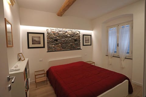 Bed, Photo of the whole room, Decorative detail, Bedroom