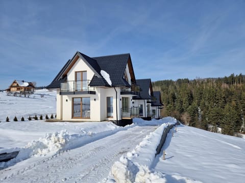 Property building, View (from property/room), Garden view, Mountain view