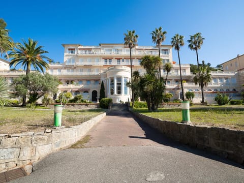 Apartment Mont des Oiseaux-2 by Interhome Apartment in Hyères