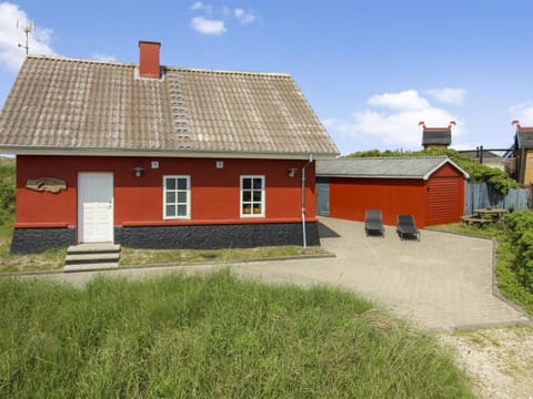 Holiday Home Karla - 100m from the sea by Interhome House in Vejers