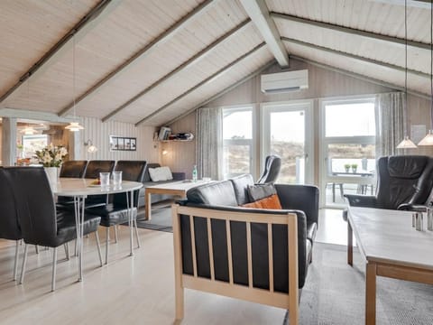 Holiday Home Tennie - 300m from the sea in Western Jutland by Interhome House in Blåvand