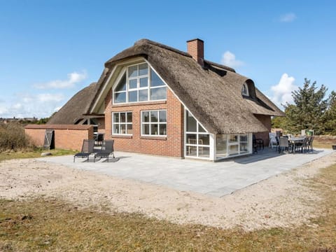 Holiday Home Ayda - 350m from the sea in Western Jutland by Interhome House in Blåvand