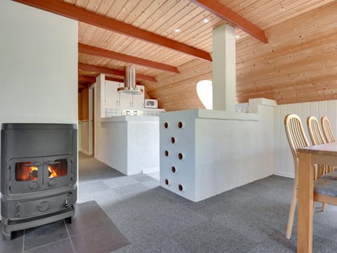 Holiday Home Pia - 400m from the sea in Western Jutland by Interhome House in Søndervig