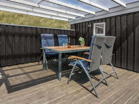 Holiday Home Lenny - from the sea in Western Jutland by Interhome House in Ringkobing