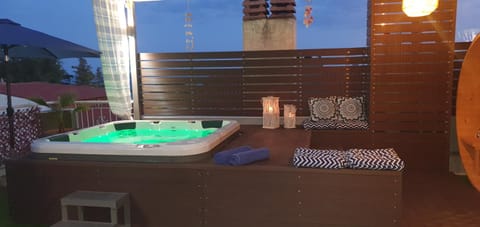 Hot Tub, Hot Tub, Spa and wellness centre/facilities