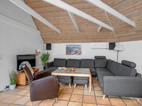 Holiday Home Laetitita - from the sea in Western Jutland by Interhome House in Søndervig