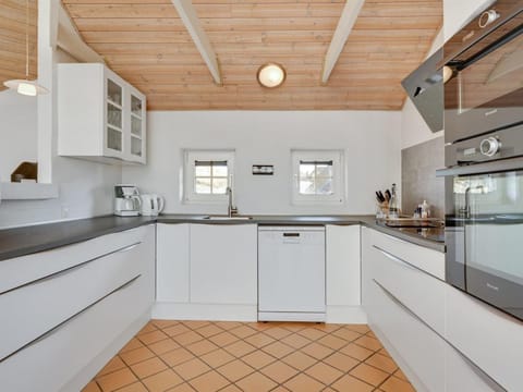 Holiday Home Hinrich - 300m from the sea in Western Jutland by Interhome House in Søndervig