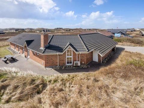 Holiday Home Hinrich - 300m from the sea in Western Jutland by Interhome House in Søndervig