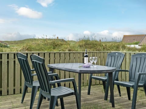 Holiday Home Felina - from the sea in Western Jutland by Interhome House in Ringkobing