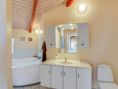 Holiday Home Jorma - all inclusive - 250m to the inlet by Interhome House in Hvide Sande