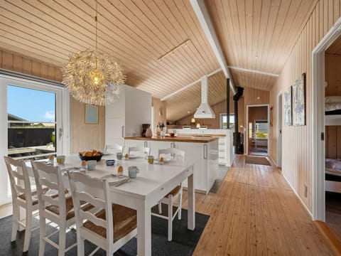 Holiday Home Hjalma - from the sea in Western Jutland by Interhome House in Hvide Sande