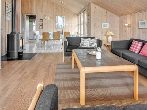 Holiday Home Gedda - 700m from the sea in Western Jutland by Interhome House in Hvide Sande