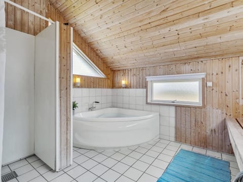 Holiday Home Anthonette - from the sea in Western Jutland by Interhome House in Hvide Sande