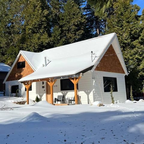 Property building, Day, Winter