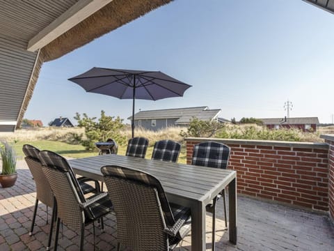 Holiday Home Lavina - 950m from the sea in Western Jutland by Interhome House in Hvide Sande