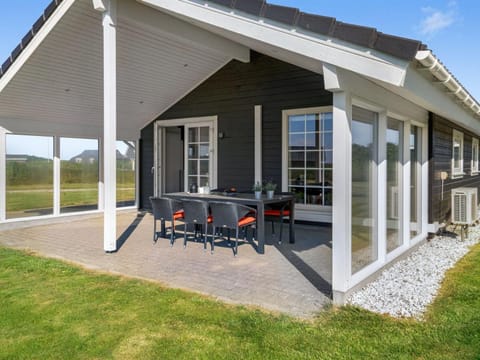 Holiday Home Mieka - 400m from the sea in NW Jutland by Interhome House in Løkken