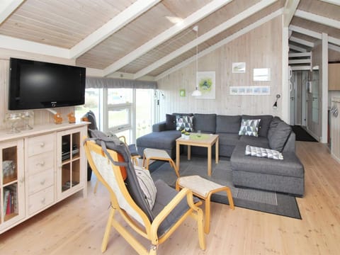 Holiday Home Sina - 300m from the sea in NW Jutland by Interhome House in Løkken