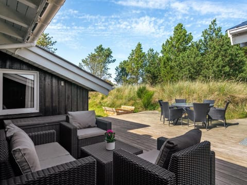 Holiday Home Helene - 1-5km from the sea in NW Jutland by Interhome Haus in Blokhus