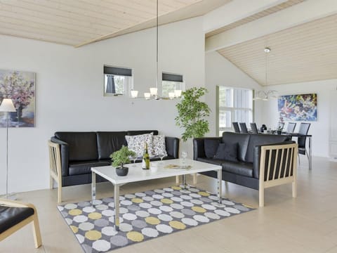 Holiday Home Tessie - 1-2km from the sea in NW Jutland by Interhome House in Løkken