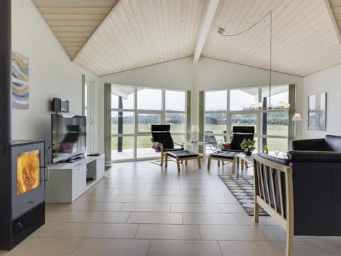 Holiday Home Tessie - 1-2km from the sea in NW Jutland by Interhome House in Løkken