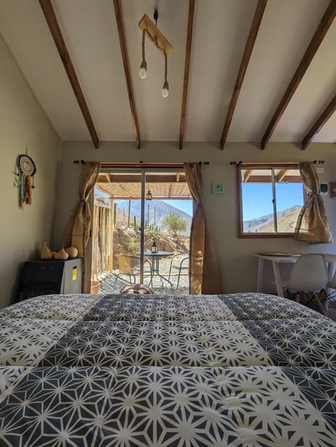 Natural landscape, Photo of the whole room, Bedroom, Mountain view