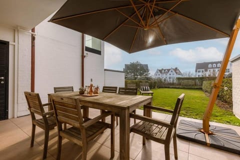 Apartment with garden at the seaside in Knokke Apartment in Knokke-Heist