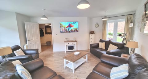 TV and multimedia, Living room, Seating area