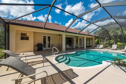 Palms and Pool home in Naples best beaches and national parks Chalet in North Naples