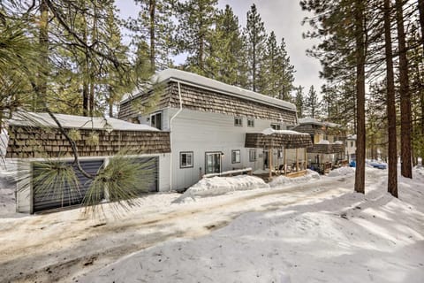 Zephyr Cove Vacation Rental 1 Mi to Lake Tahoe! Casa in Round Hill Village