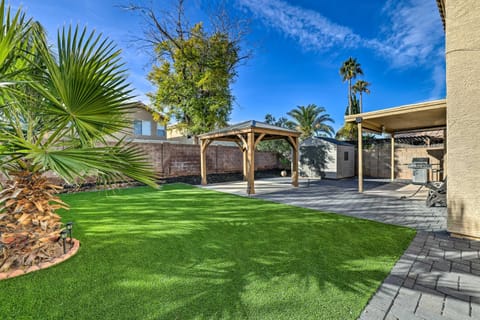 Chandler Home with Yard and Grill 3 Mi to Downtown! Haus in Chandler
