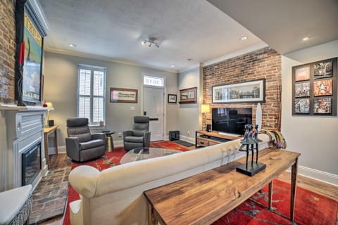 Pittsburgh Vacation Rental in Lawrenceville! House in Pittsburgh