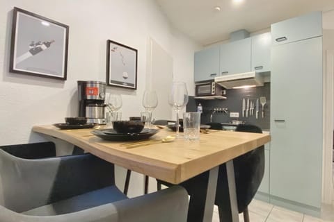 Dining area, kitchen